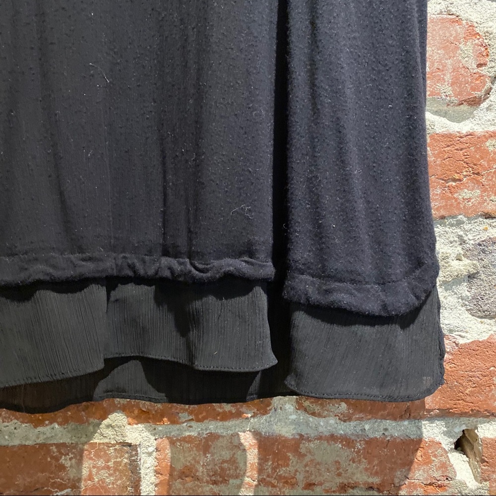 4️⃣for2️⃣0️⃣! Anthro Black Top w/ Chiffon Detail - Picture 3 of 5